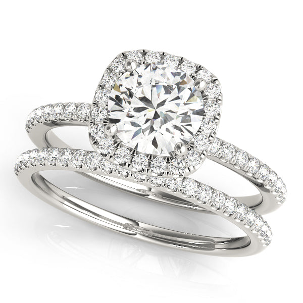 Round Diamond Halo Engagement Ring