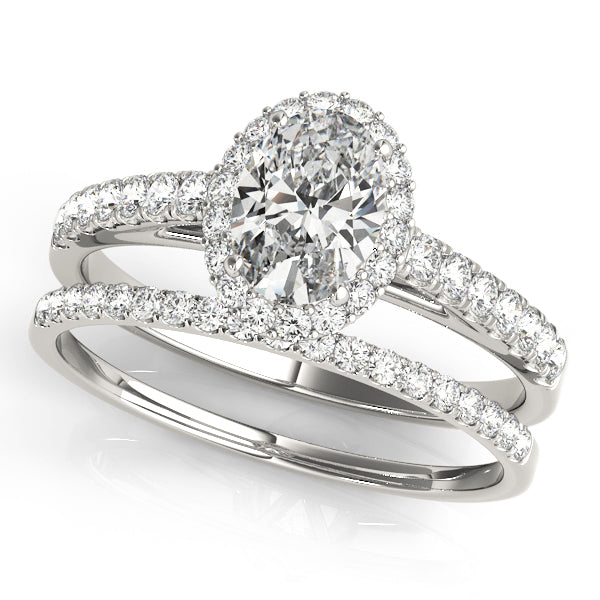 18K White Gold Oval Diamond Halo Engagement Ring