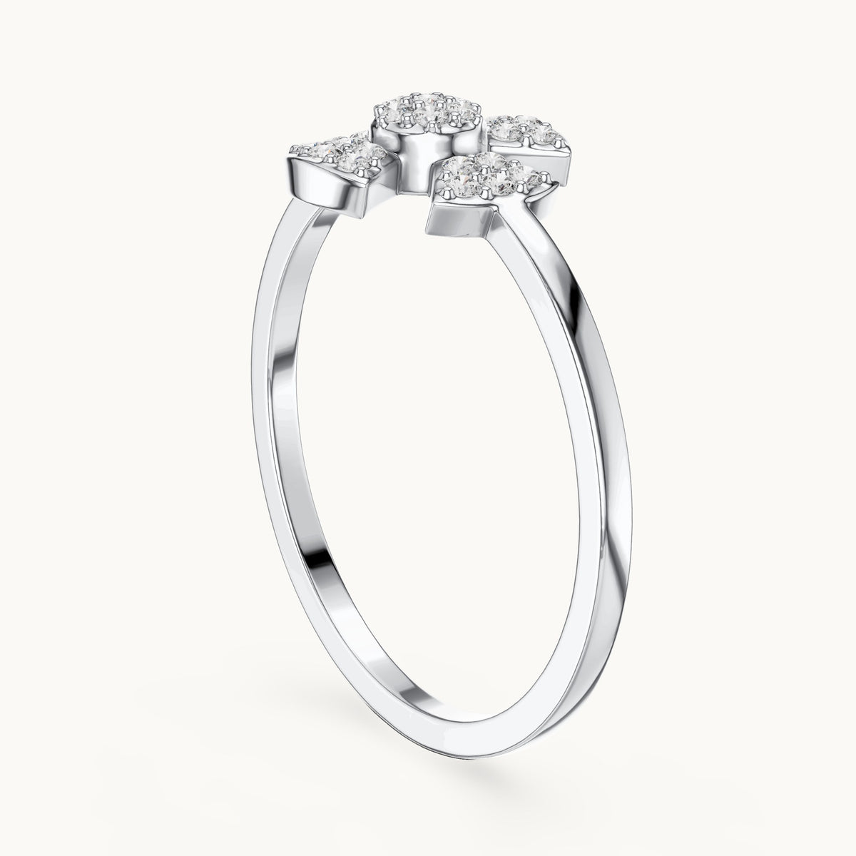 Round lab-grown diamond four-petal clover ring in white gold, 0.13 CT TW, view 1