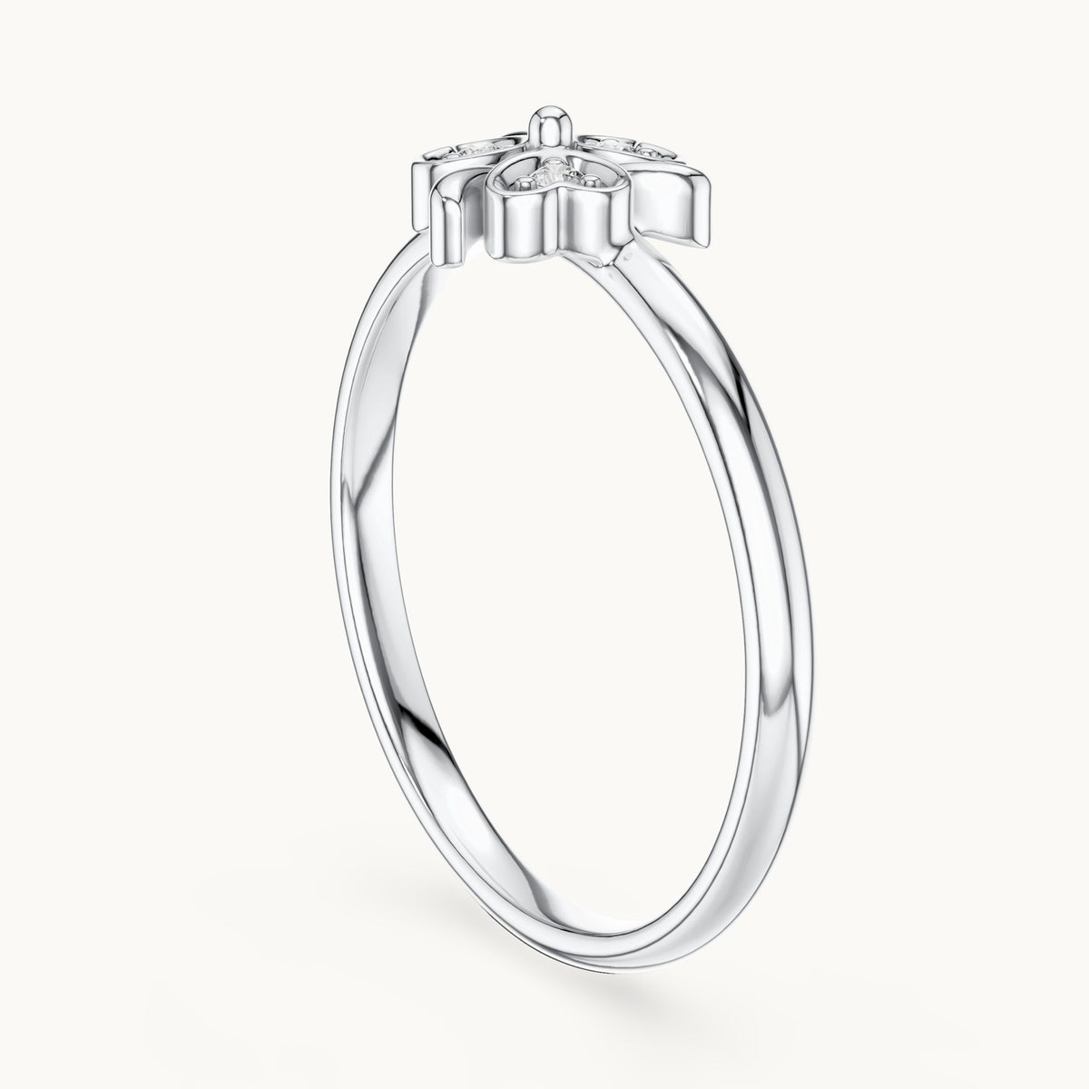 Round lab-grown diamond heart clover ring in white gold, 0.018 CT TW, view 1
