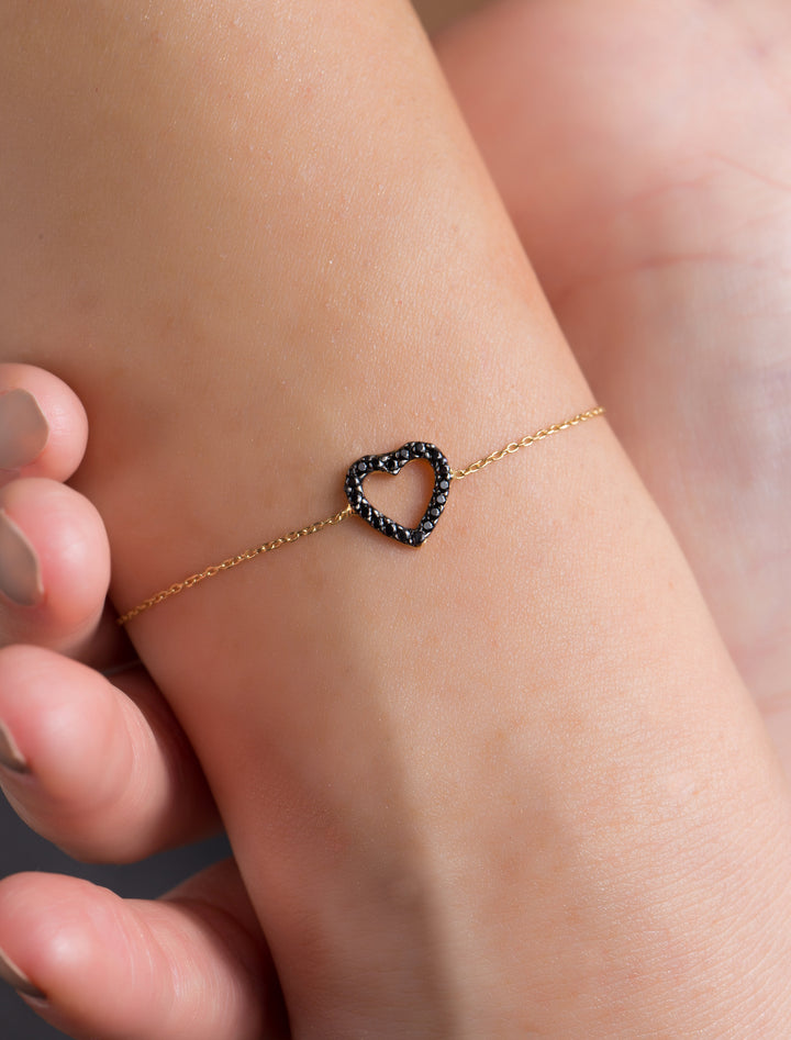 18K GOLD NEAT HEART BRACELET