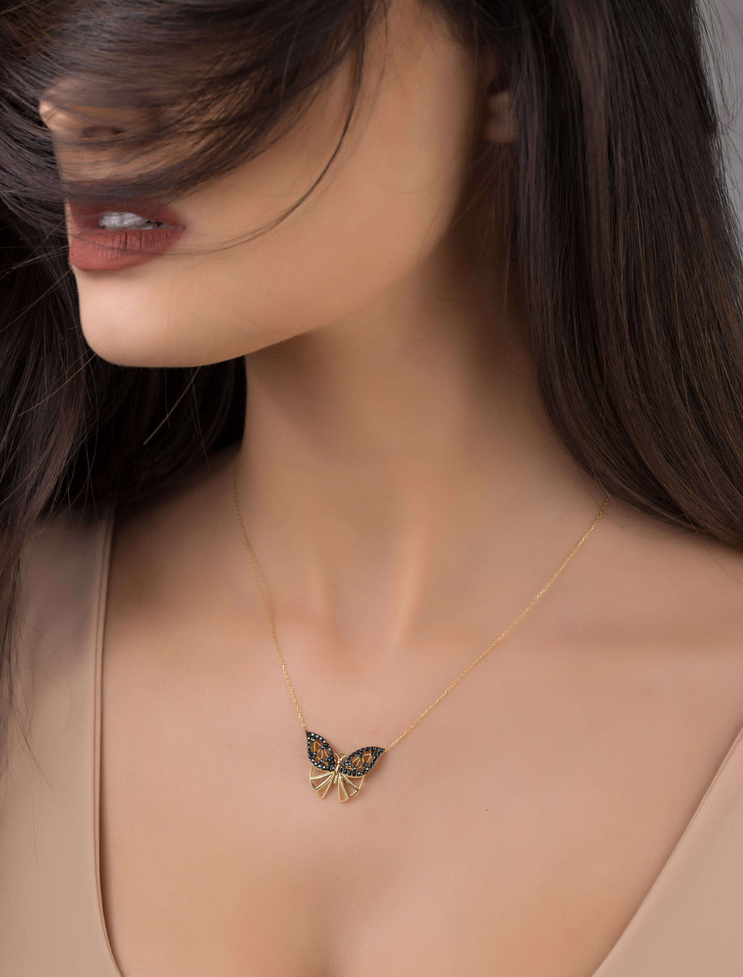 18K GOLD BOLD BUTTERFLY NECKLACE