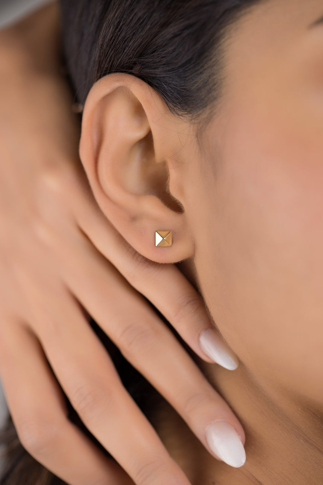 18K GOLD PYRAMID STUD EARRINGS