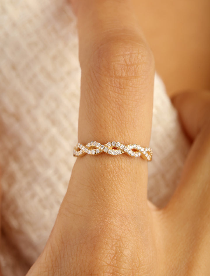 18K Gold Infinity Twist Diamond Ring