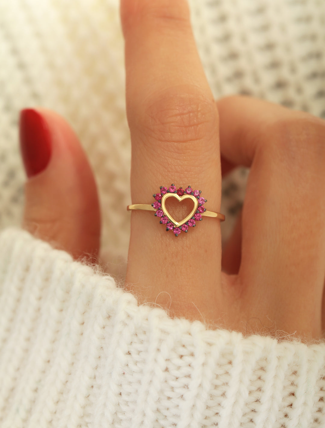 18K Gold Beaming Heart Ring