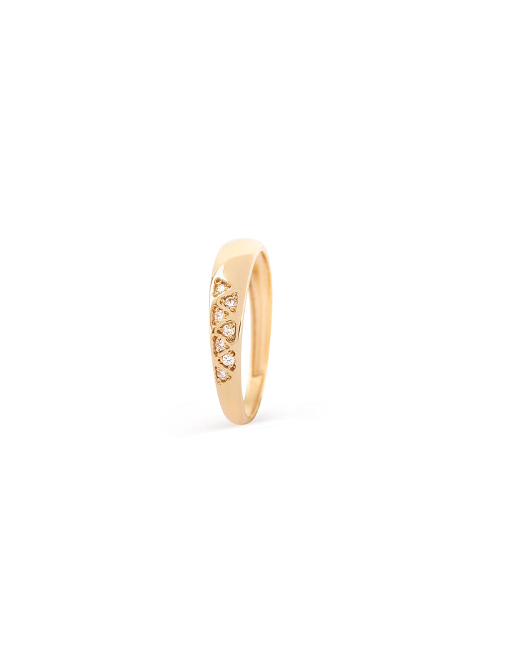 18K Gold Spreaded Diamonds Ring