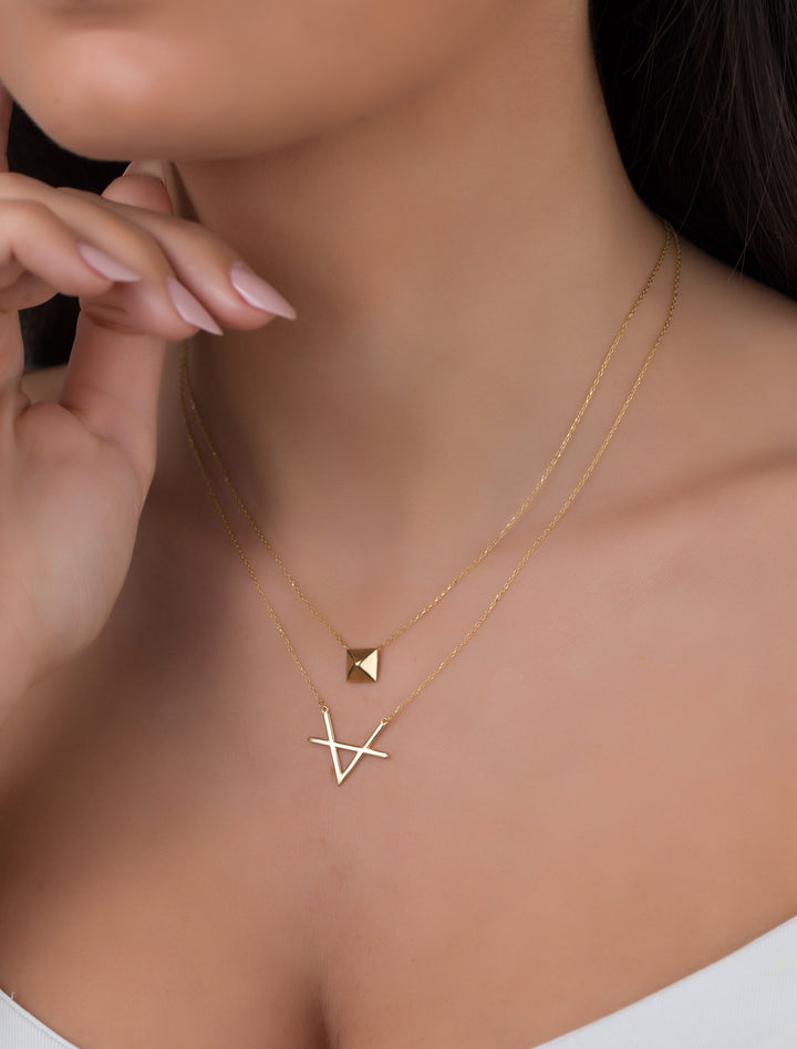 18K GOLD PYRAMID STUD NECKLACE