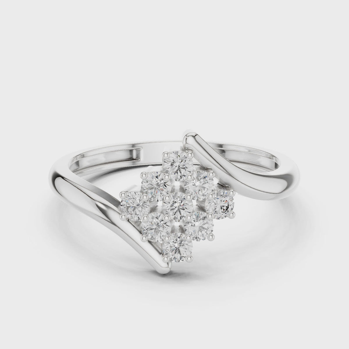 Round lab-grown diamond cluster ring in white gold, 360 degree video
