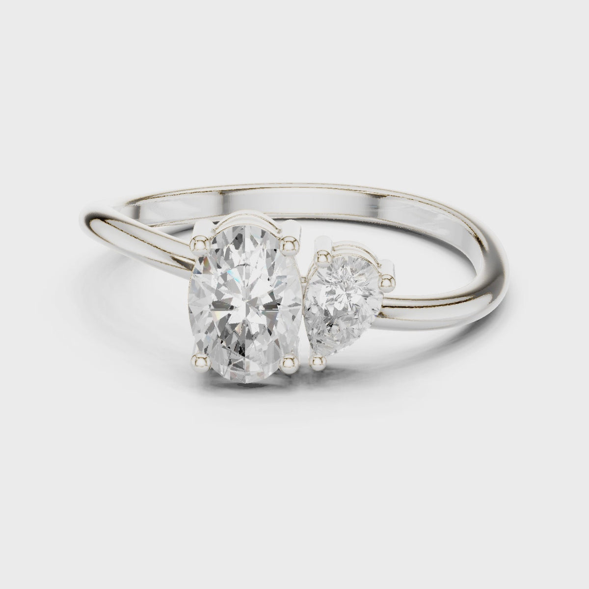 Oval and pear lab-grown diamond toi et moi ring in white gold, 360 degree video