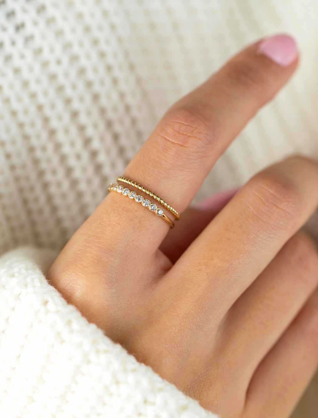 18K GOLD DAINTY SPARKLE RING