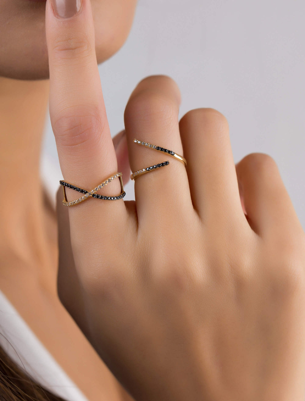 18K GOLD INTERTWINE RING