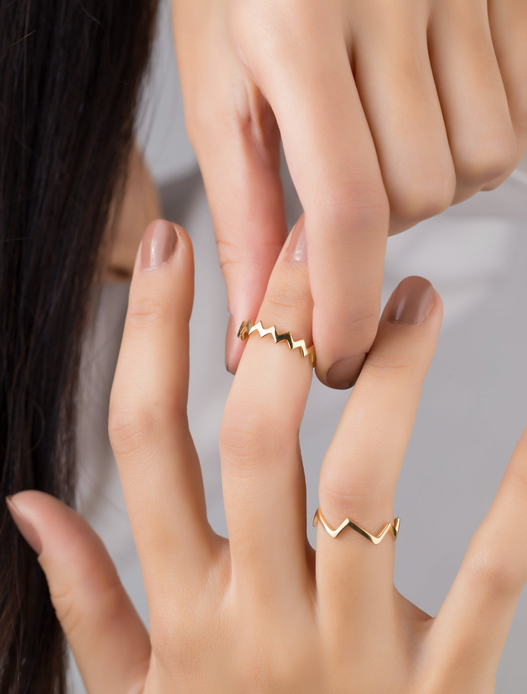 18K GOLD SPACED ZIGZAG RING